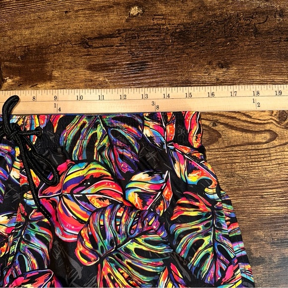 Broken Threads Shorts Small Black Tropical Leaf Print Mens Hawaiian Board Shorts - Picture 4 of 7